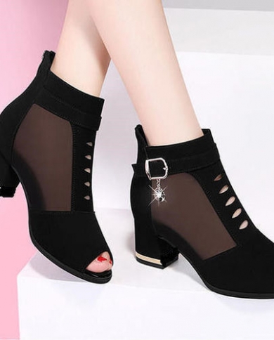 Low heel peep hot sale toe sandals