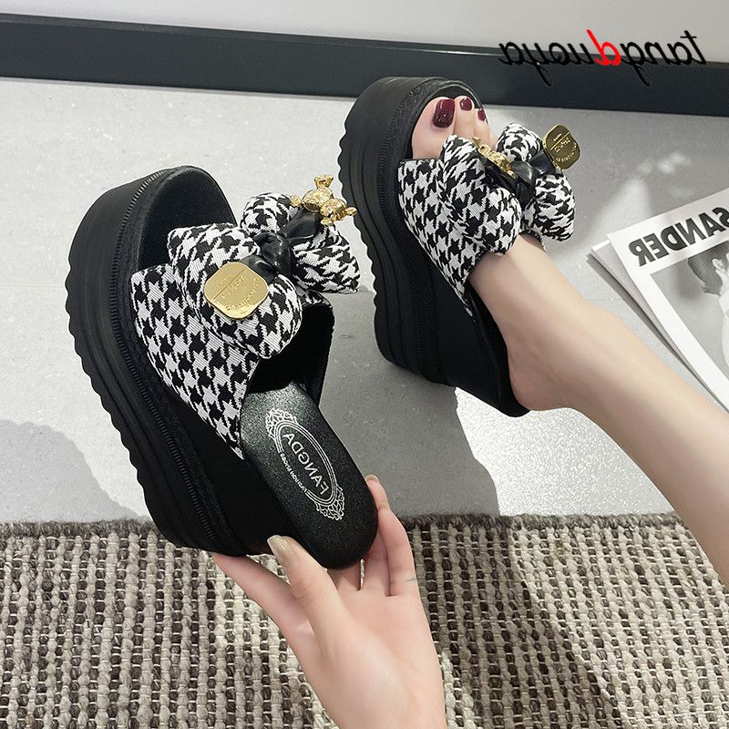 Womens slippers best sale thick sole