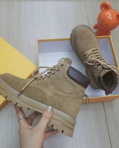 תחנת  סתיו חדש nubuck עור מרטין מגפי אופנה מזדמנים מגפי אופנוע נטו אדום נעלי נשים פופולריות