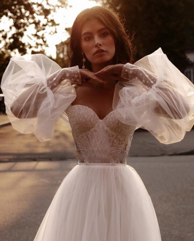 The most romantic bohemian lace wedding dresses you will fall in love with