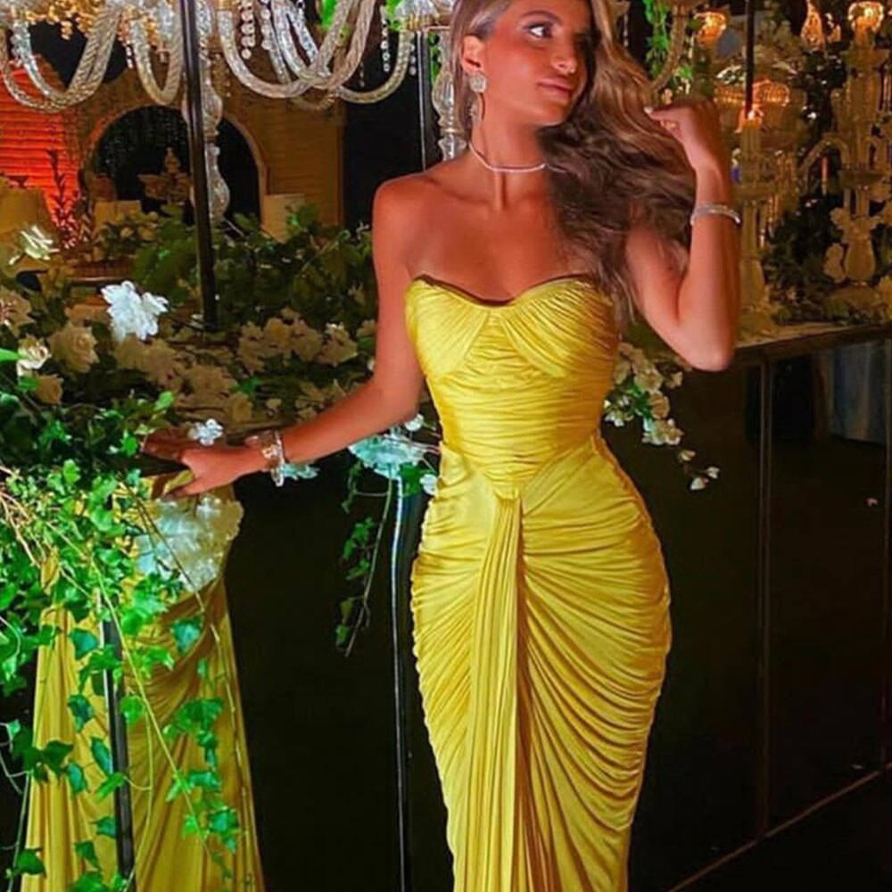 Желтое коктейльное платье с воротничком Helena