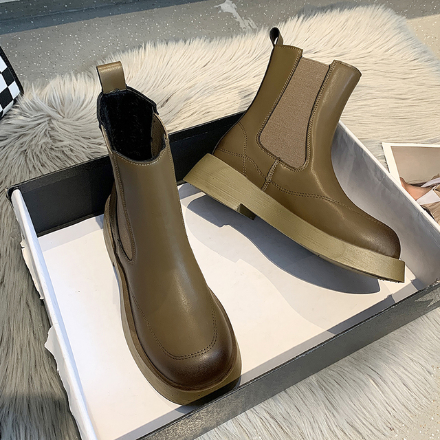 Designer chelsea 2024 boots ladies