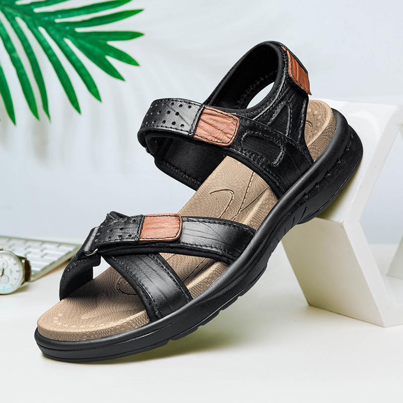 2023 Mens Luxury Black Flatform Sandals With Designer Upper, Small Wallet  Decoration, Rubber Soles, And Trendy Casual Fashion For Beach And Casual  Wear From Designershoes66, $69.33 | DHgate.Com