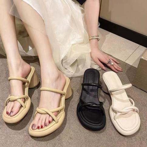 נשים נעלי בית קיץ צבע אחיד סנדלים סנדלים עגולים בסגנון נעלי חוף נגד החלקה חיצונית נעלי עקב pantoufles femmes