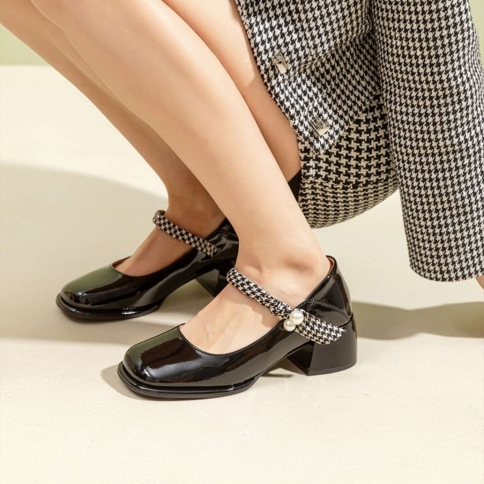 צבע טהור אצבע עגולה קיץ אופנה אופנתית חדשה קלה ללבישה ללא רגליים עייפות נועלת נעלי טמפרמנט פנינה של מרי גיין