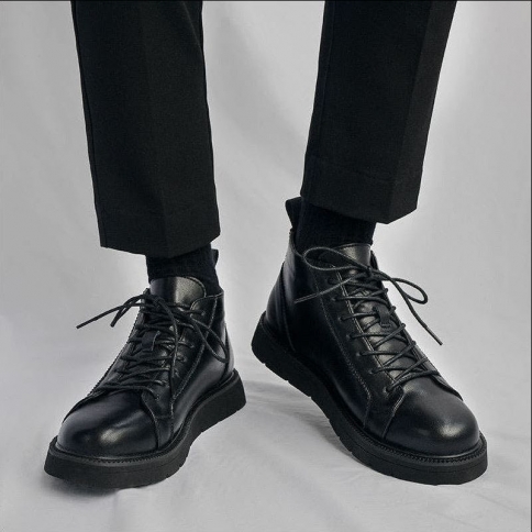 עור פרה סתיו שחור מגפי מרטין גבוהים גברים קטר בריטי נאה נעלי עור בסגנון הונג קונג t