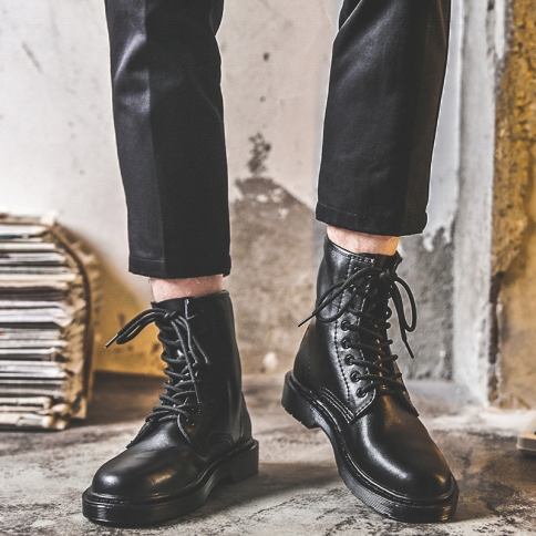 מגפי עור לגברים חדשים באביב ובסתיו נעליים מעור פרה בינוני-גבוהה סגנון בריטי עור אמיתי מגפי מרטין שלמות