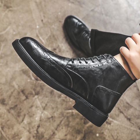 סתיו וחורף מגפיים חדשים של צלסי מגפי מרטין עור לגברים בסגנון בריטי נעלי עור בינוניות מגפיים קצרות 85680-j