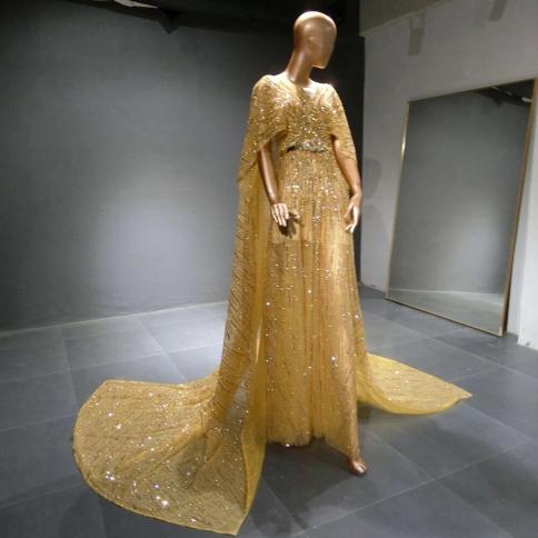 Платье золотого цвета (116 фото)