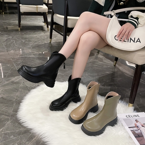 נעלי נשים מרטין מגפי נשים חדשות עם סוליות עבות בפה V מגפיים קצרים בסגנון בריטי סוליית פלטפורמה קטנה צ'לסי קצר ב