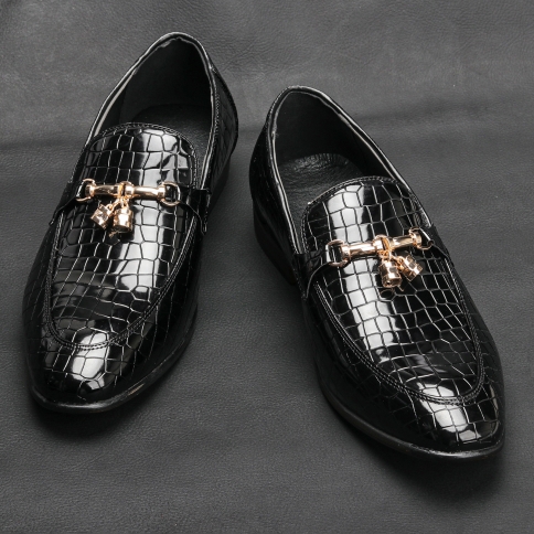 מלאי אחרון קיץ סט חדש של נעלי עסקים לגברים קז'ואל מחודדת בוהן נעלי נעלי עור מחליקות לגברים