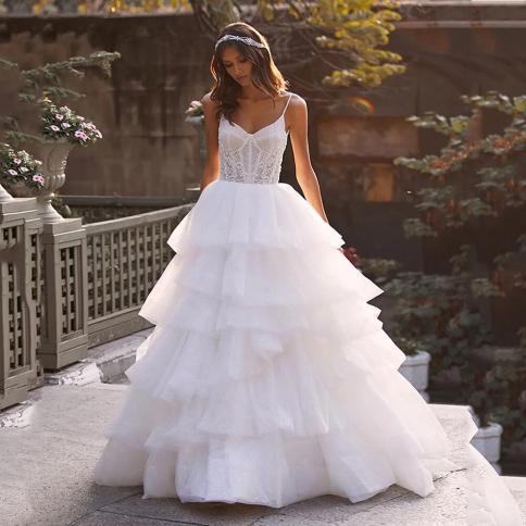 חצאיות קומות נוצצות שמלות כלה אפליקציות תחרה חדשה ללא גב שמלת כלה כפרית נסיכות חתונה בהזמנה אישית