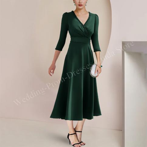 שמלות אם הכלה אלגנטיות חרוזי קטיפה צווארון V עם חצי שרוול חצאית מסיבת חתונה לנשים באורך 2023