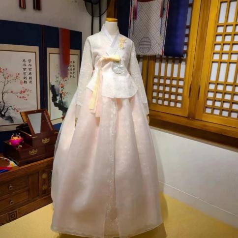 Hanbok yanji תחפושת נסיכה אריסטוקרטית בסגנון עתיק תמונה ארמון עתיק חדש של התחפושת