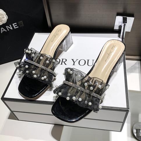 חצאית התאמת סלבריטאים באינטרנט עם נעלי עקב ונעלי בית לנשים 2024 רשת אופנה חדשה קיץ פיית נעלי בית מגניבות