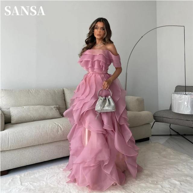 Sansa מחוץ לכתף שמלת נשף קצה תלתל שמלות לילה אורגנזה אלגנטיות רב -שכביות