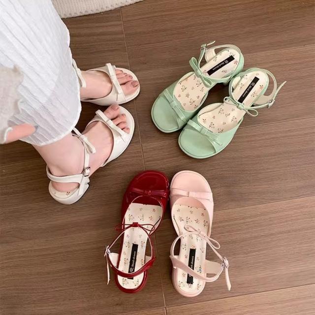 סנדלים פרחוניים לנשים אופנה קיץ butterflyknot נעלי עקב סגנון מוזר נשים ele