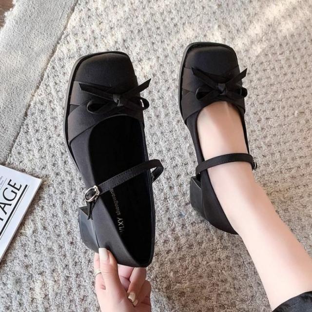 נעלי מרי ג'יין חדשות עדינות בגזרה נמוכה עם רצועה אחת ורכות