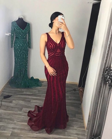 Maroon v 2024 neck dress