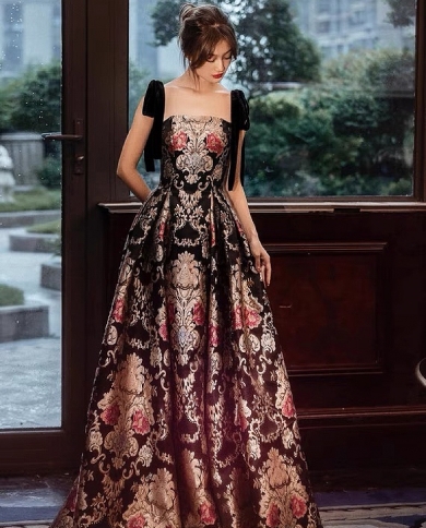 Embroidered Vintage Evening Dresses Spaghetti Strap Luxury Black Floral Celebrity Party Night Arabic Formal Prom Gowns 2 Color Black US Size 22W