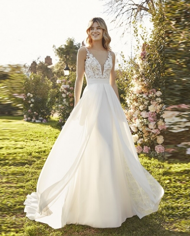 Front button deals wedding dress