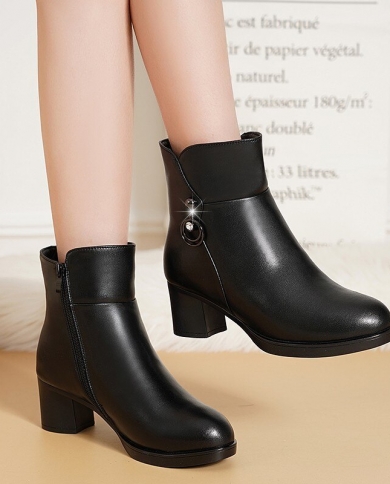 Ladies flat hot sale patent boots