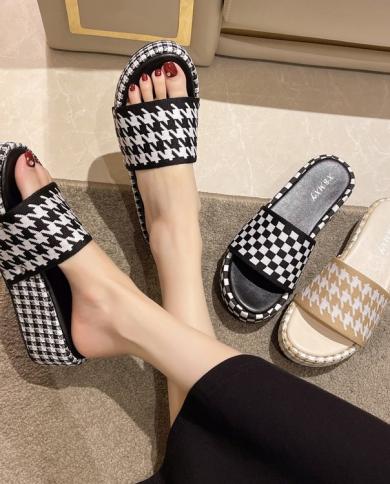 Summer Women Thick Bottom Slippers 2023 New Luxury Design Platform
