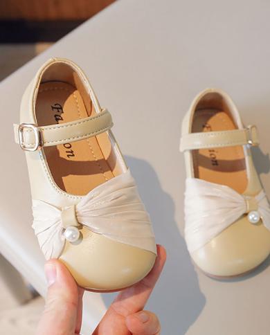 Little girl shop beige dress shoes