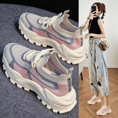 Fashion socks hot sale with sneakers