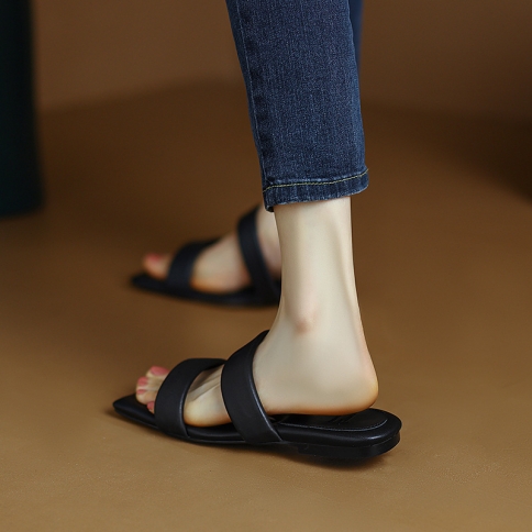 Simple flat best sale slippers
