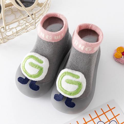 Newborn online sneaker socks